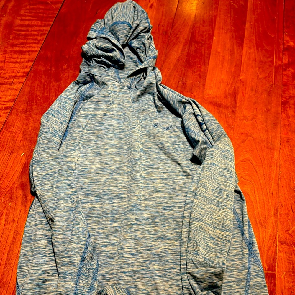 Vineyard vines performance hooded shirt